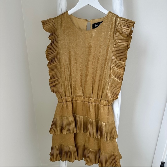fab'rik Gold Sleeveless Ruffled Mini Dress Size Small - Picture 1 of 11